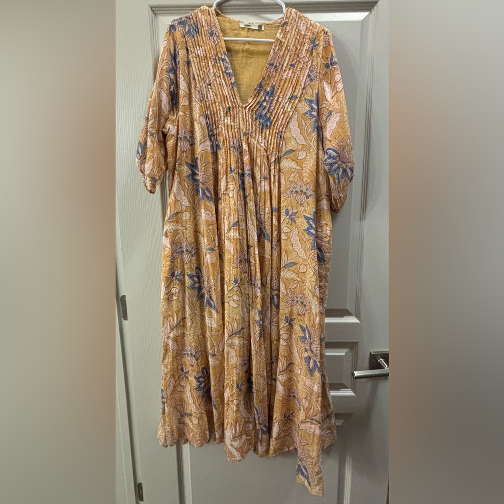 Dolma L Skye Dress - Mustard
**WORN ONCE - Picture 3 of 5